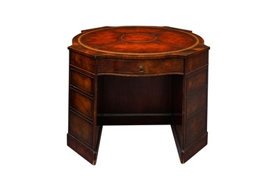 Lot 296 - A GEORGE III STYLE MAHOGANY PARTNER'S DESK/LIBRARY TABLE, WEIMAN TABLES, HEIRLOOM QUALITY, USA