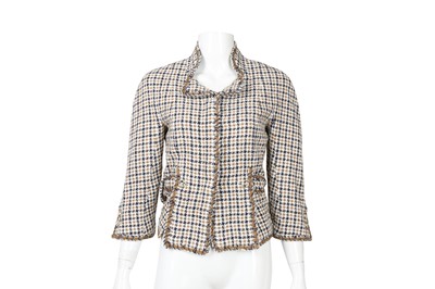 Lot 256 - Chanel Houndstooth Check Boucle Jacket - Size 38
