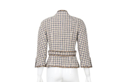 Lot 256 - Chanel Houndstooth Check Boucle Jacket - Size 38