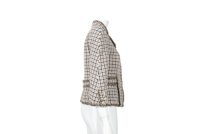 Lot 256 - Chanel Houndstooth Check Boucle Jacket - Size 38