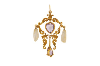 Lot 21 - AN AMETHYST AND SEED PEARL PENDANT