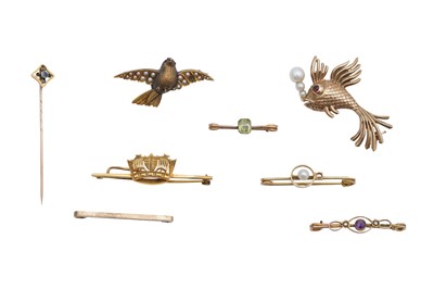 Lot 373 - A COLLECTION OF BROOCHES