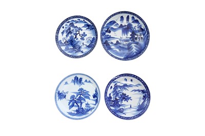Lot 613 - A GROUP OF FOUR CHINESE BLUE AND WHITE CHARGERS