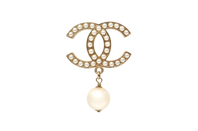 Lot 350 - Chanel Ivory Pearl Drop CC Pin Brooch