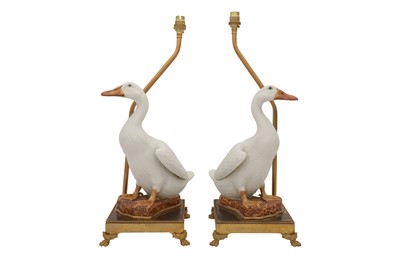 Lot 52 - A PAIR OF CHINESE EXPORT PORCELAIN DUCKS, MOUNTED AS LAMPS