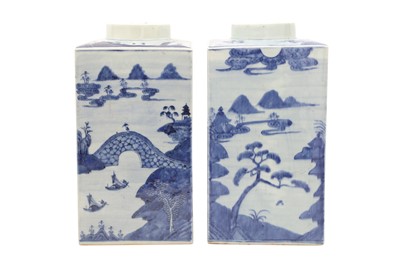 Lot 49 - A PAIR OF CHINESE BLUE AND WHITE 'LANDSCAPE' TEA JARS
