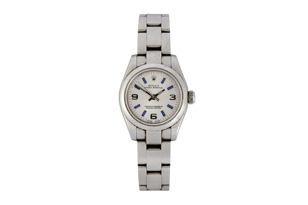 Lot 51 - A LADIES ROLEX OYSTER PERPETUAL BRACELET WATCH