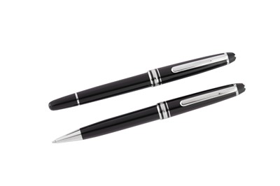 Lot 102 - A PAIR OF MONTBLANC MEISTERSTUCK PENS