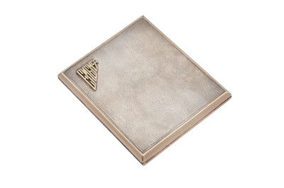 Lot 48 - A GEORGE VI STERLING SILVER COMPACT, LONDON 1937 BY ASPREY AND CO