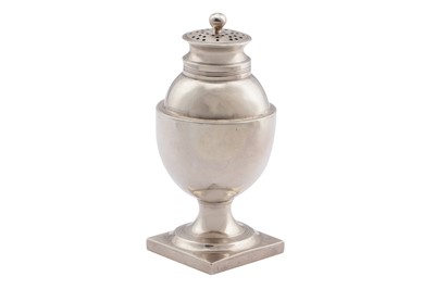 Lot 46 - A GEORGE III STERLING SILVER PEPPER POT, LONDON 1814 PROBABLY BY HENRY NUTTING