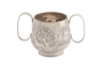 Lot 140 - AN EARLY 20TH CENTURY ANGLO – INDIAN UNMARKED SILVER TWIN HANDLED SUGAR BOWL, CALCUTTA CIRCA 1910