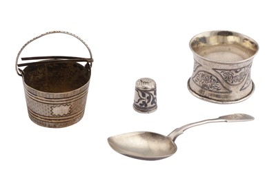 Lot 58 - A NICHOLAS II EARLY 20TH CENTURY RUSSIAN SILVER TEA STRAINER, MOSCOW CIRCA 1910