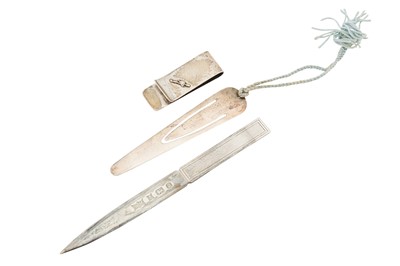 Lot 168 - An Elizabeth II sterling silver paper knife, Birmingham 1990 by William Manton