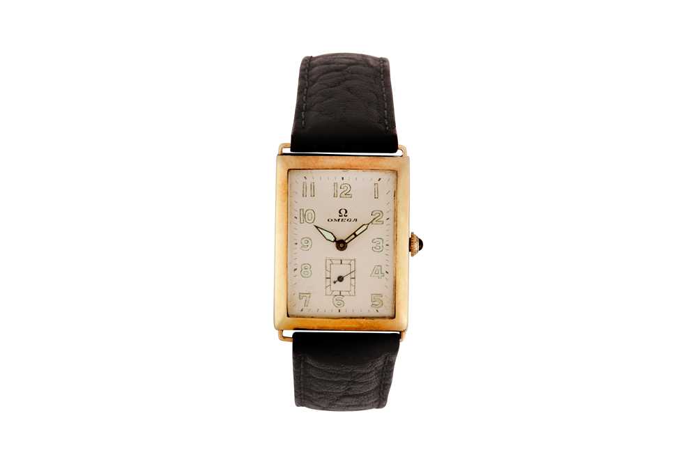 Lot 29 - A GENTS VINTAGE 14K GOLD OMEGA WRISTWATCH