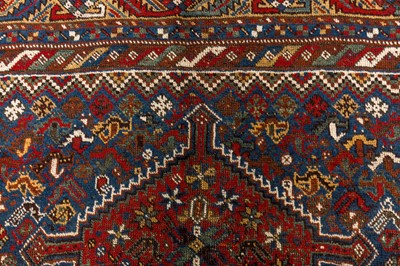 Lot 7 - AN ANTIQUE HAMSEH RUG, SOUTH-WEST PERSIA