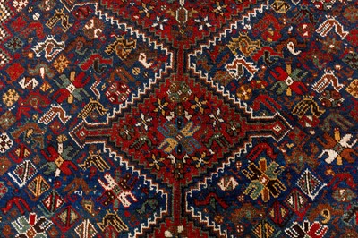 Lot 7 - AN ANTIQUE HAMSEH RUG, SOUTH-WEST PERSIA