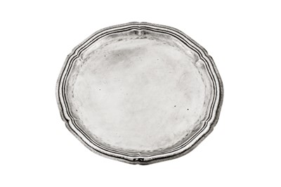 Lot 235 - A mid-20th century Italian 800 standard silver platter, Naples circa 1965-8 by Ciro Jacomino (reg. 3 Nov 1965)