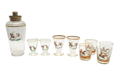 Lot 605 - AN ART DECO COCKTAIL SET