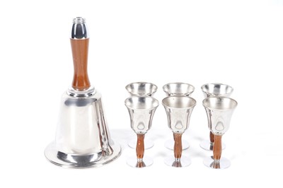 Lot 606 - AN ART DECO BELL COCKTAIL SET