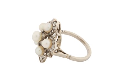 Lot 41 - A PEARL AND DIAMOND CLUSTER RING
