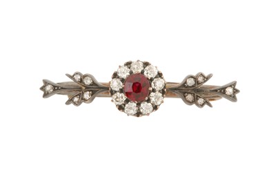 Lot 28 - A RUBY AND DIAMOND BROOCH