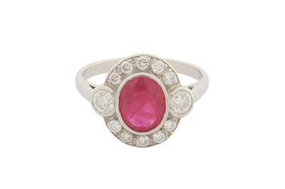Lot 150 - A RUBY AND DIAMOND CLUSTER RING