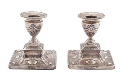 Lot 127 - A PAIR OF EDWARDIAN STERLING SILVER DWARF OR DESK CANDLESTICKS, SHEFFIELD 1904 BY FORDHAM AND FAULKNER
