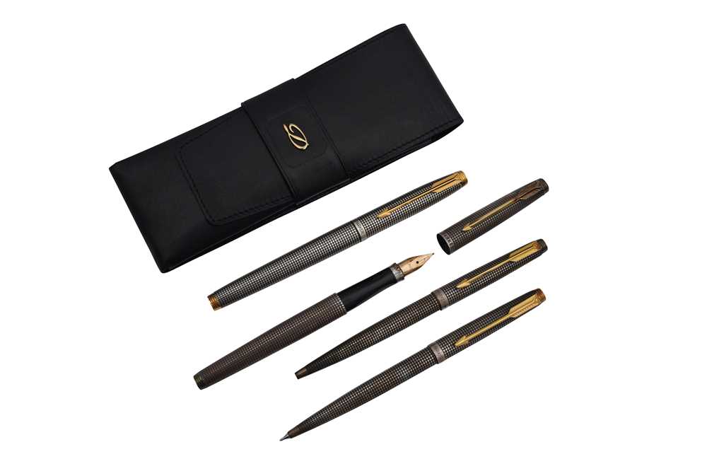 Lot 471 - A GROUP OF PARKER SILVER SONNET CISELE PENS