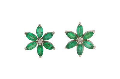 Lot 93 - A PAIR OF EMERALD AND DIAMOND STUD EARRINGS