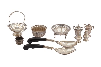 Lot 170 - A MIXED GROUP OF STERLING SILVER HOLLOWARE