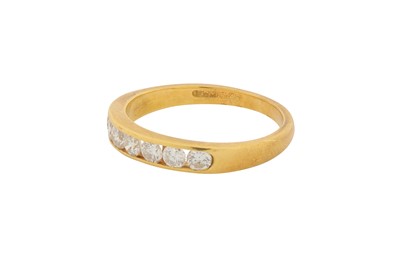 Lot 235 - A DIAMOND SEVEN-STONE RING