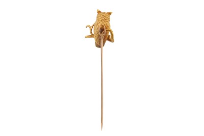 Lot 209 - AN OWL STICK PIN