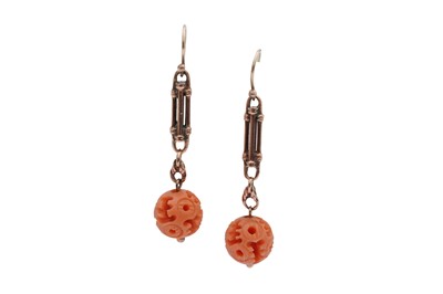 Lot 317 - A PAIR OF CORAL EARRINGS