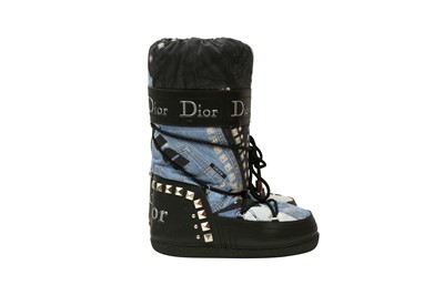 Lot 186 - Christian Dior Blue Trompe L'oeil Print Moon Boot - Size 38-40