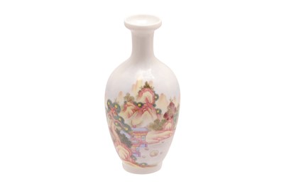 Lot 617 - A SMALL CHINESE FAMILLE-ROSE 'LANDSCAPE' VASE