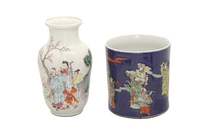Lot 601 - A CHINESE FAMILLE-VERTE BRUSH POT AND A FAMILLE-ROSE VASE