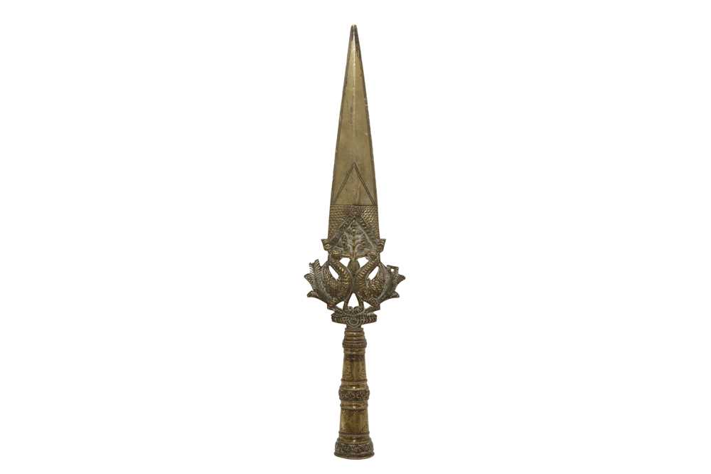 Lot 838 - AN INDIAN BRASS CEREMONIAL SPEAR HEAD