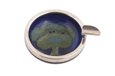 Lot 24 - A MOORCROFT POTTERY 'MOONLIT BLUE' ASHTRAY