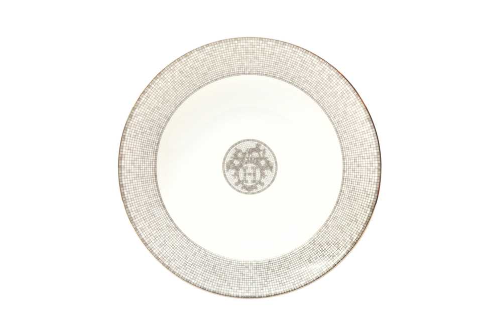 Lot 50 - Hermes ‘Mosaique Au 24 Platinum’ Round Deep Platter