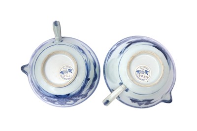 Lot 21 - A PAIR OF CHINESE BLUE AND WHITE NANKING CARGO BOWLS