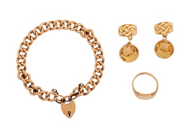 Lot 12 - A BRACELET, A SIGNET RING, AND A PAIR OF CUFFLINKS
