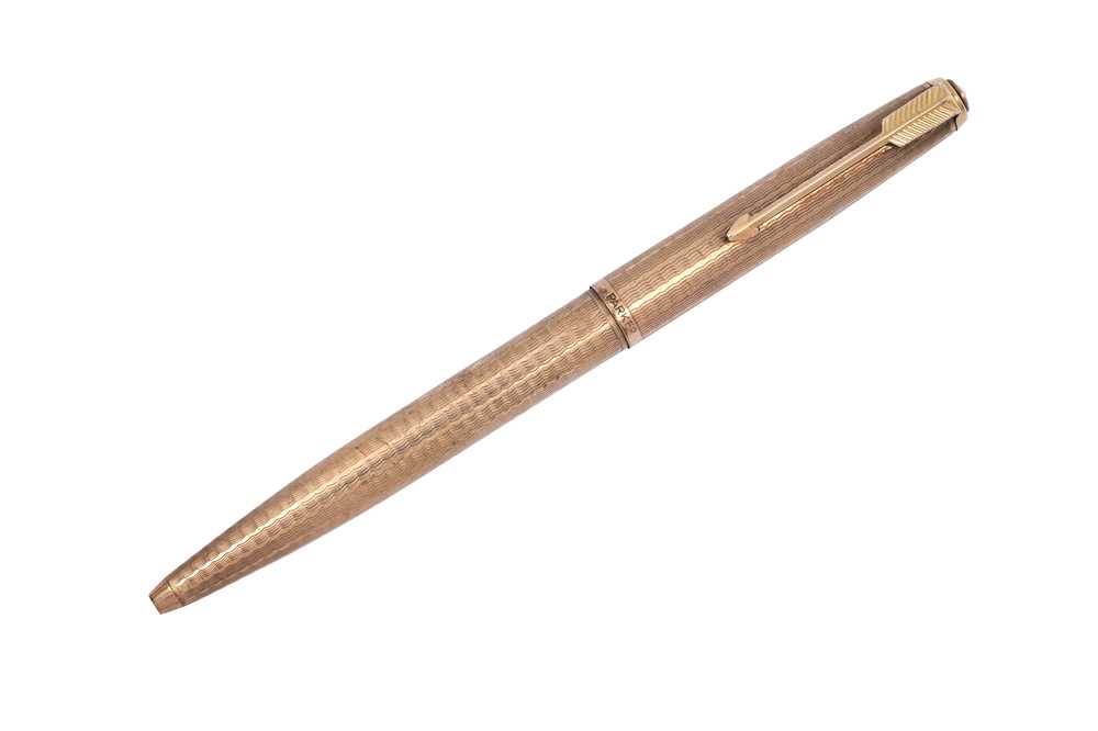 Lot 462 - A GOLD PARKER BALLPOINT PEN