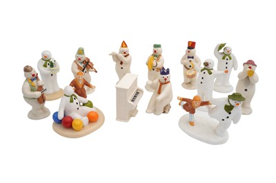 Lot 566 - A GROUP OF THIRTEEN ROYAL DOULTON THE SNOWMAN BAND FIGURES AND COALPORT THE SNOWMAN FIGURES