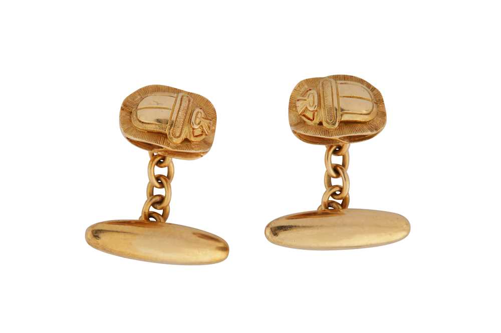 Lot 312 - A PAIR OF SCARAB BEETLE CUFFLINKS