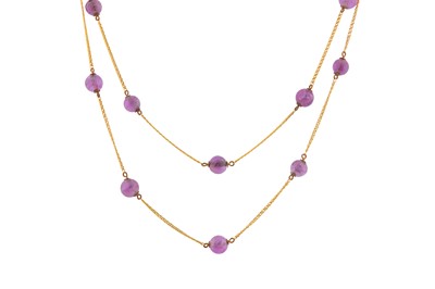 Lot 182 - AN AMETHYST CHAIN NECKLACE