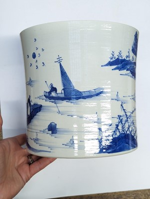 Lot 45 - A CHINESE BLUE AND WHITE BRUSH POT, BITONG