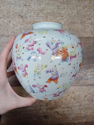 Lot 501 - A CHINESE FAMILLE-ROSE 'HUNDRED BOYS' JAR