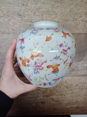 Lot 501 - A CHINESE FAMILLE-ROSE 'HUNDRED BOYS' JAR
