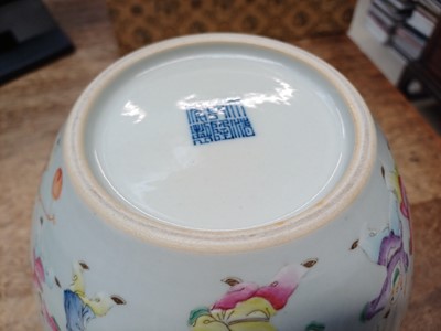 Lot 501 - A CHINESE FAMILLE-ROSE 'HUNDRED BOYS' JAR