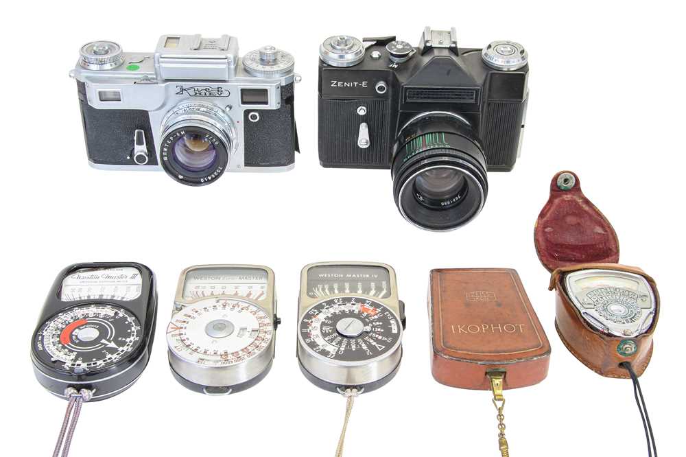 Lot 46 - Kiev 4 Rangefinder Camera & extras. / Zeiss Ikon Baby-Box Camera.